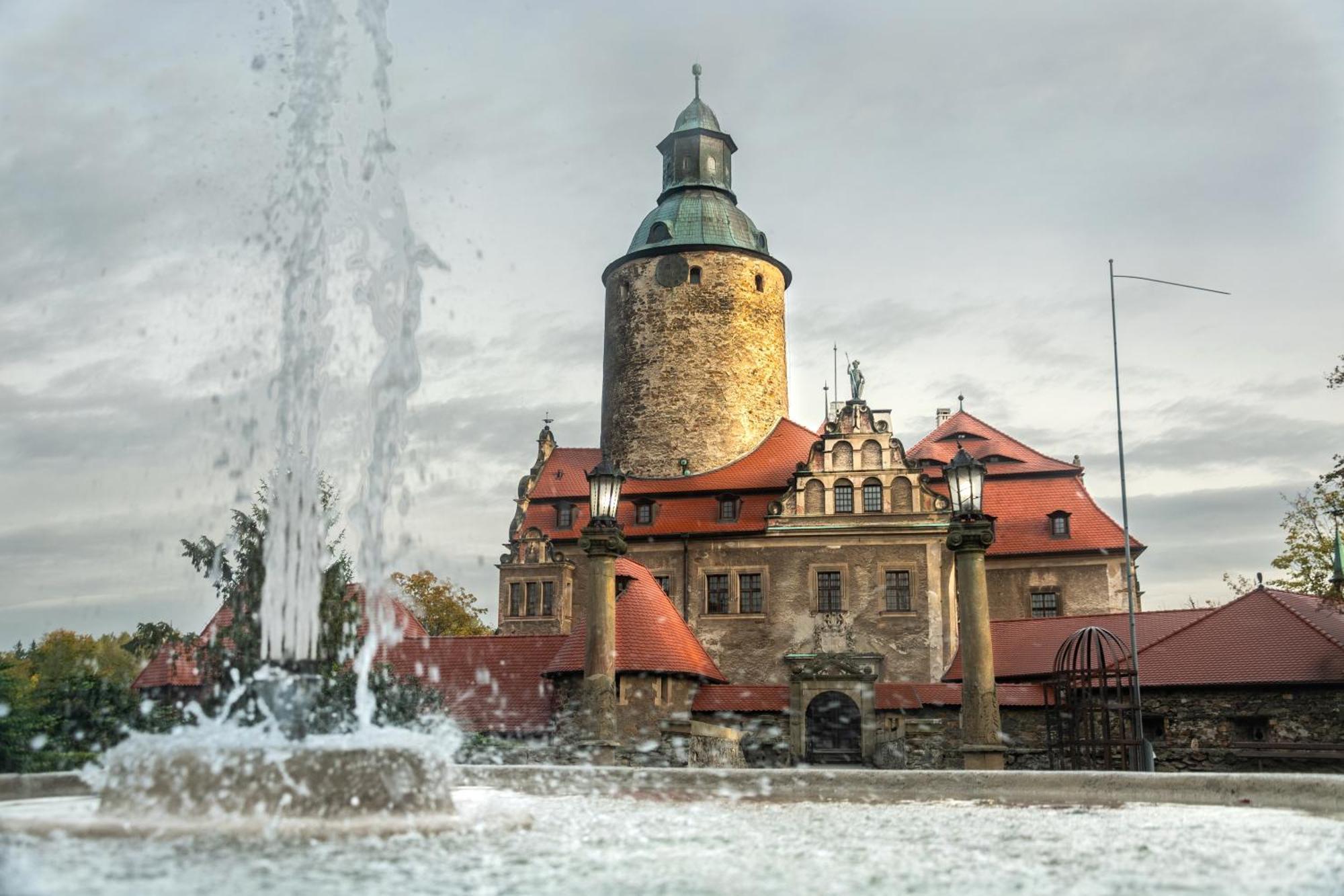 Aparthotel Zamek Czocha Lesna (Luban)
